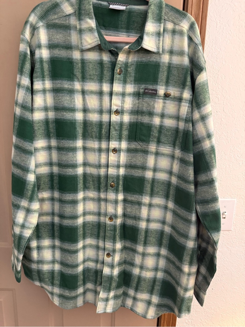 Columbia Men’s Green and White Plaid Button-Down Shirt